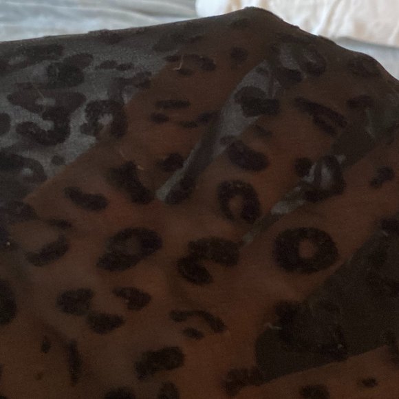 Cross Tied Leopard Print Blouse - Picture 3 of 3